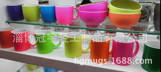 【陶瓷無光噴色杯 無光噴色陶瓷馬克杯】價格,廠家,圖片,杯子,淄博冠宇輕工制品-